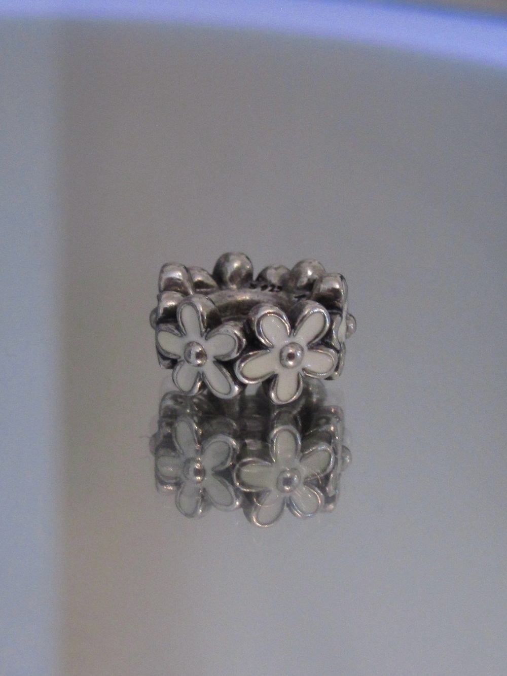 🌼 Pandora Silver Daisy Flower Spacer Charm with White Enamel